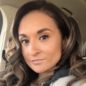 Meet your Posher, Ana